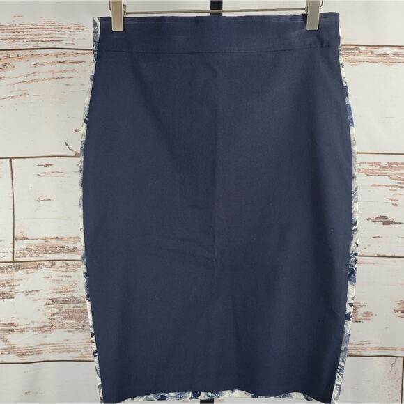 NWT Avenue Montaigne Pencil Skirt 2 Tone Floral Navy Size 4 - Picture 2 of 5